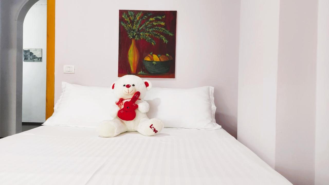 Spacious Family-Friendly Apartment In The Heart Of Bllok Tirana Exterior foto